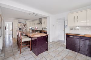 Kitchen/Breakfast Room- click for photo gallery